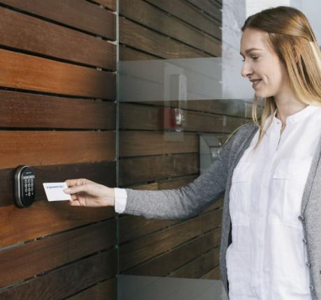 Televic SMARTair wall reader