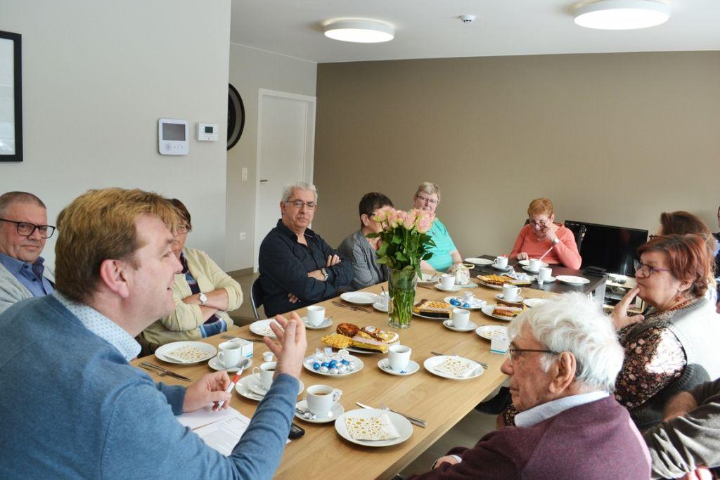 Bewoner in eetzaal residentie Ghistelle