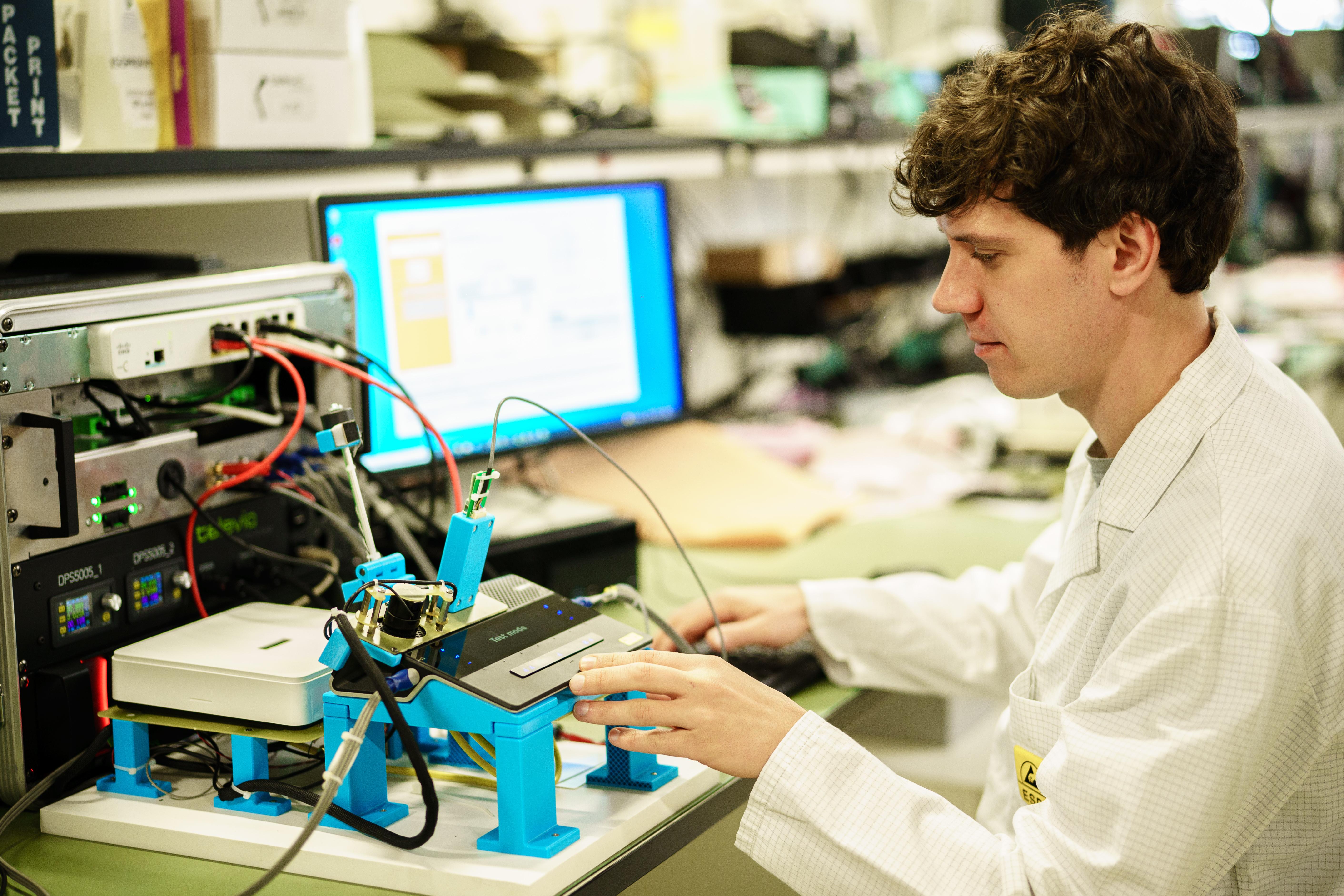 We collaborate with leading technological companies 